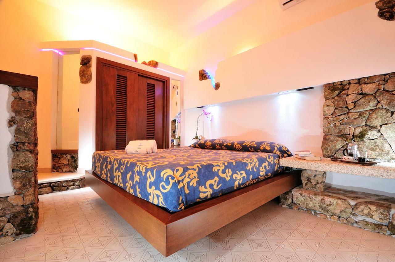 Residence L'Ea Di Lavru - Appartamenti Mono-Bilo-Trilocali Porto San Paolo  Ngoại thất bức ảnh