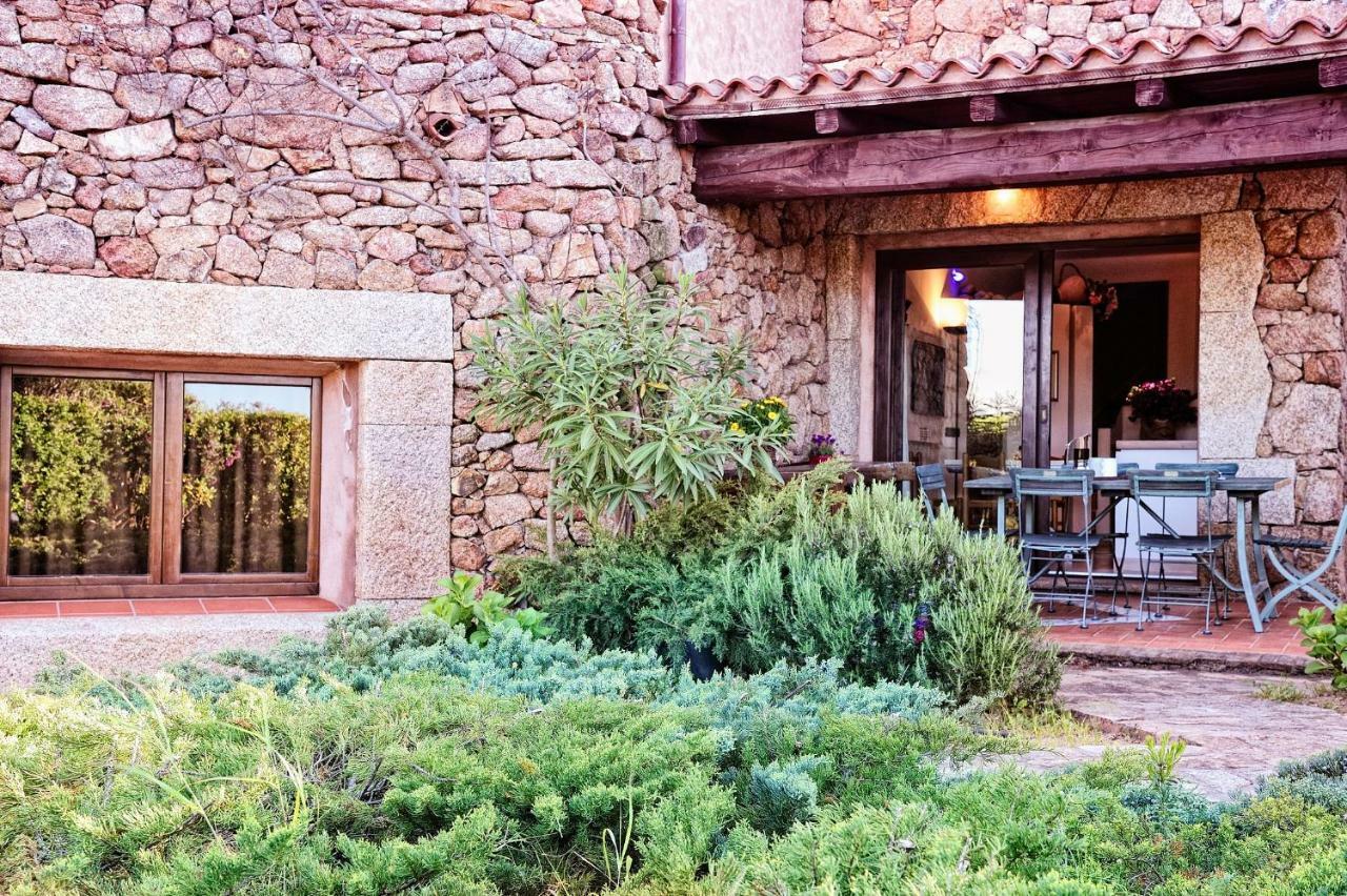 Residence L'Ea Di Lavru - Appartamenti Mono-Bilo-Trilocali Porto San Paolo  Ngoại thất bức ảnh