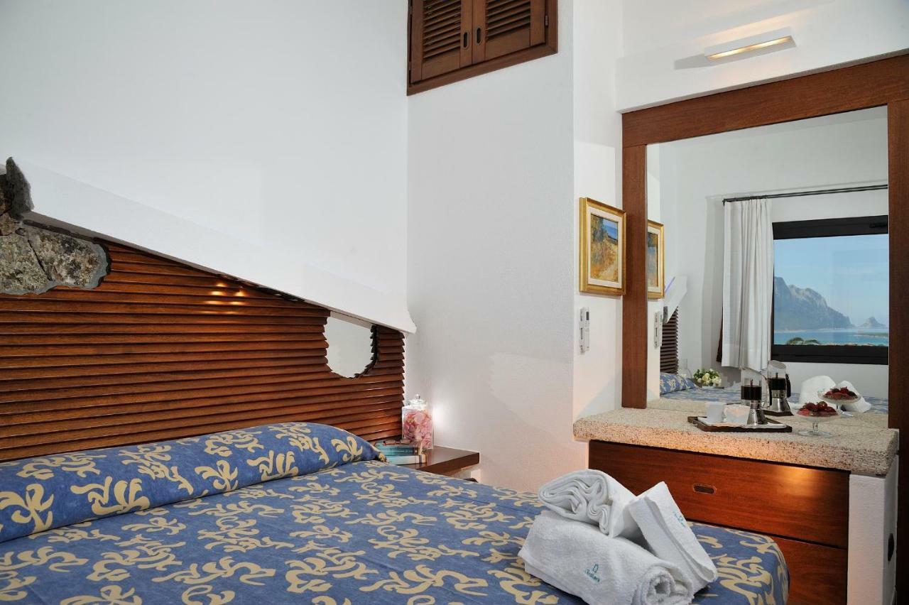 Residence L'Ea Di Lavru - Appartamenti Mono-Bilo-Trilocali Porto San Paolo  Ngoại thất bức ảnh
