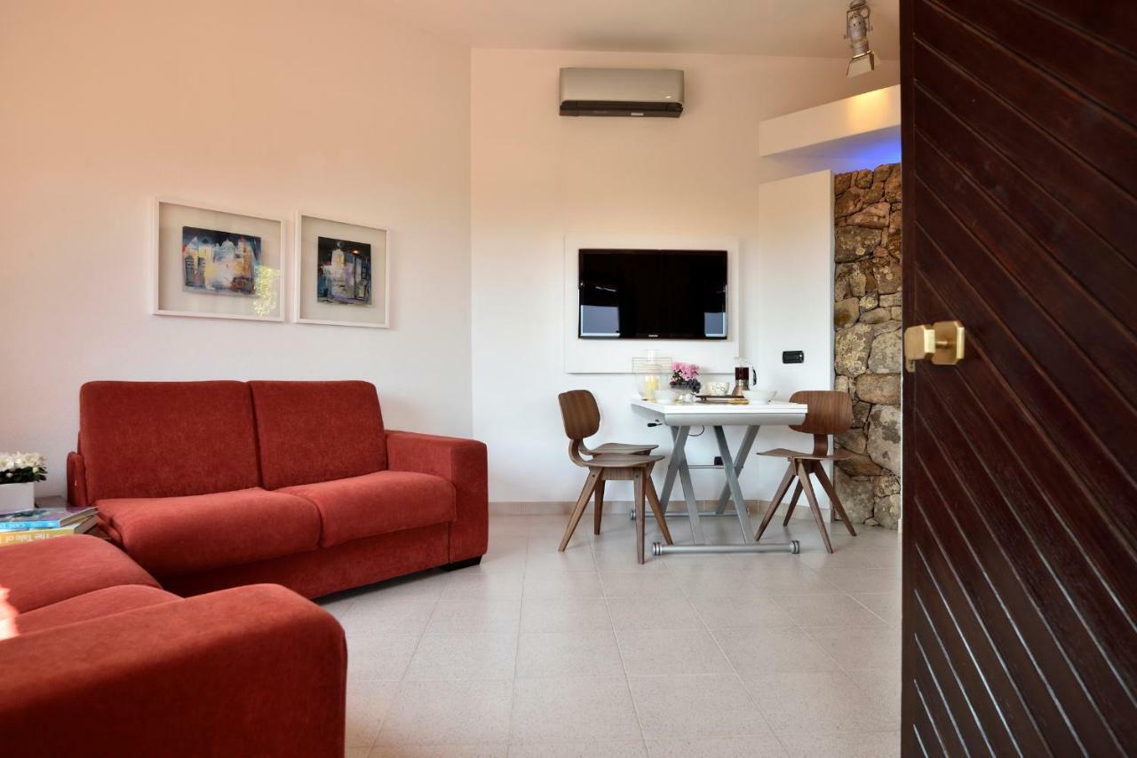 Residence L'Ea Di Lavru - Appartamenti Mono-Bilo-Trilocali Porto San Paolo  Ngoại thất bức ảnh