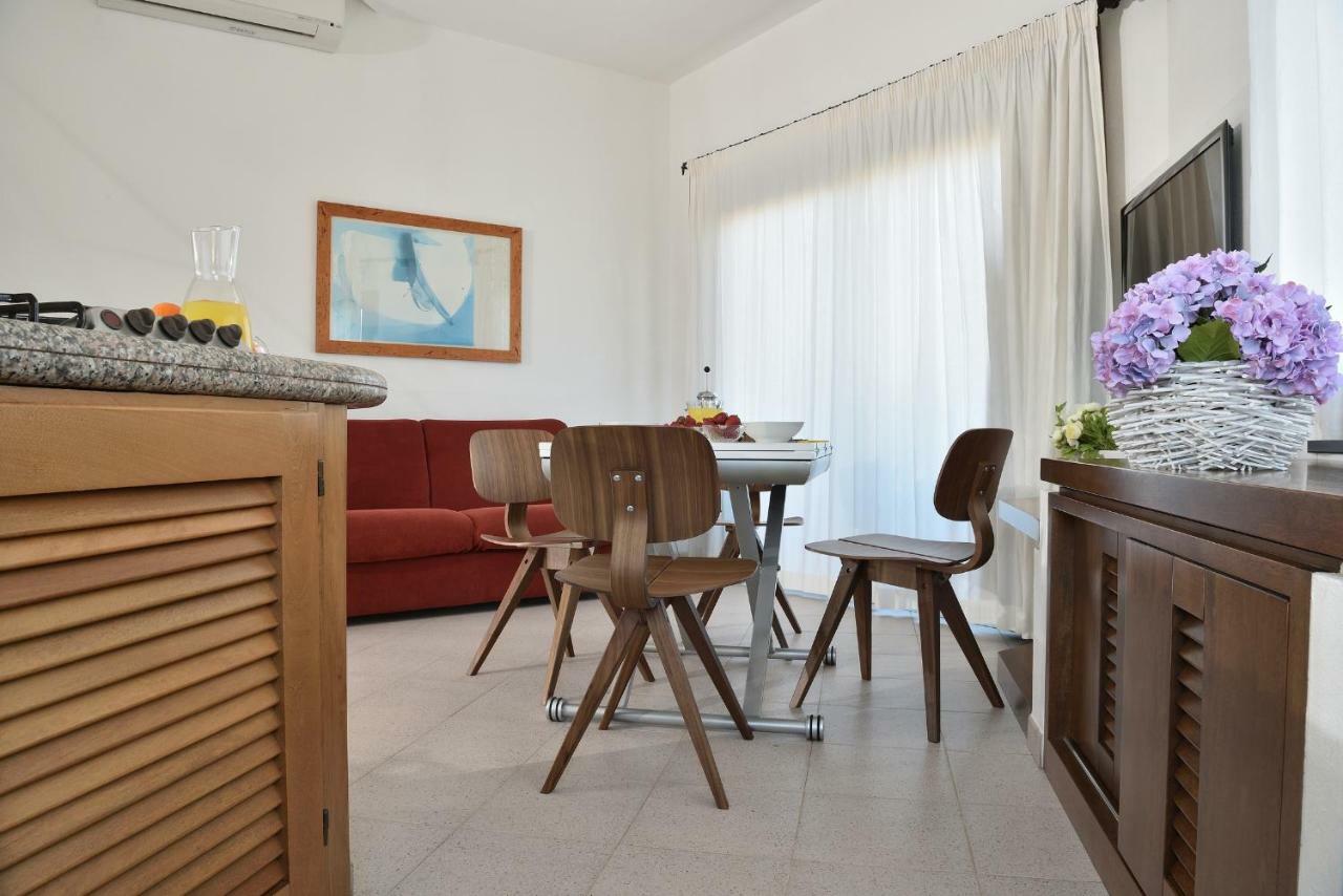 Residence L'Ea Di Lavru - Appartamenti Mono-Bilo-Trilocali Porto San Paolo  Ngoại thất bức ảnh