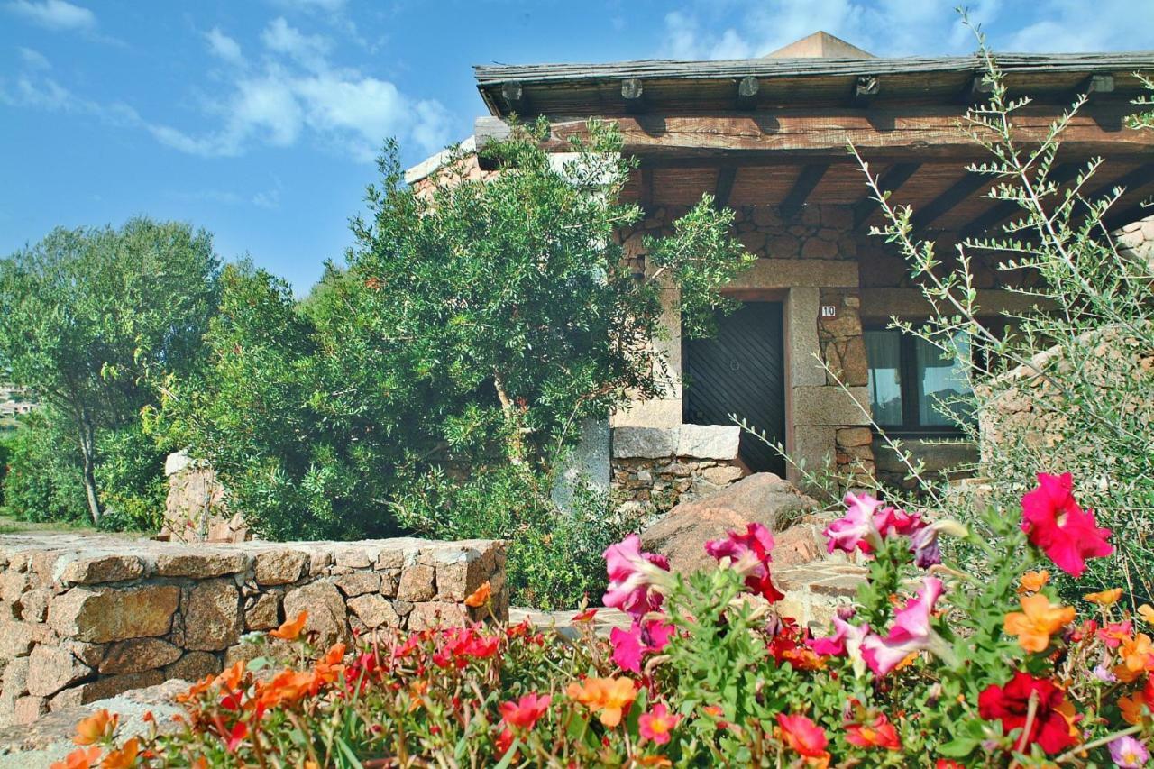 Residence L'Ea Di Lavru - Appartamenti Mono-Bilo-Trilocali Porto San Paolo  Ngoại thất bức ảnh